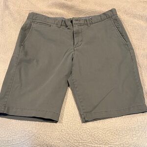 GAP Men's Charcoal Flat Front Shorts